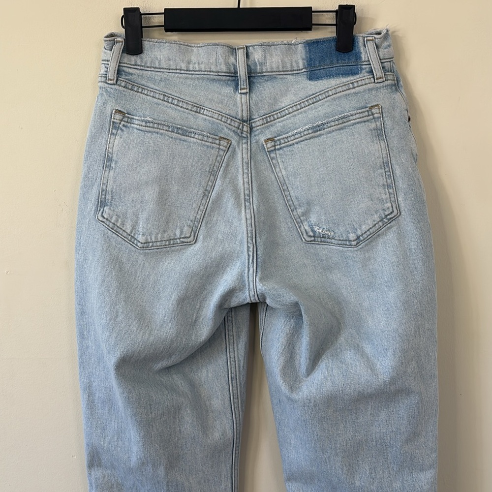Abercrombie & Fitch Curve Love The 90’s Straight Low Rise Light Wash Denim Jean - Picture 7 of 9